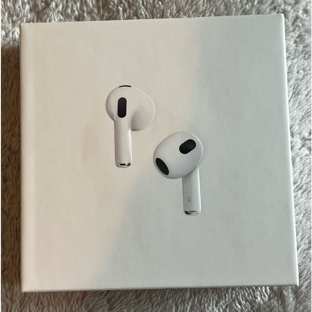 AirPod 3rd Generation with lightning cord